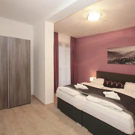 Guest house And Cityhotel Edelweiss - Self Check In Zell am See